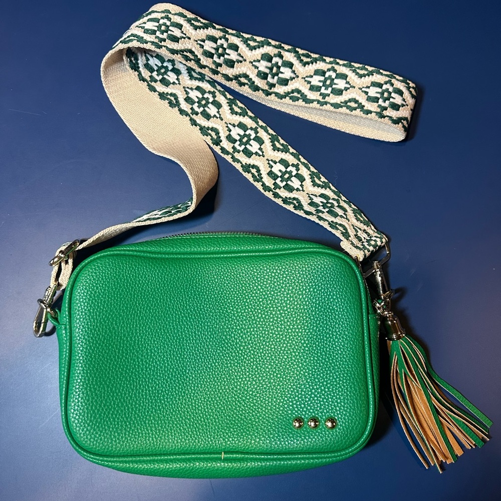 Pretty Simple Willow Crossbody Bag